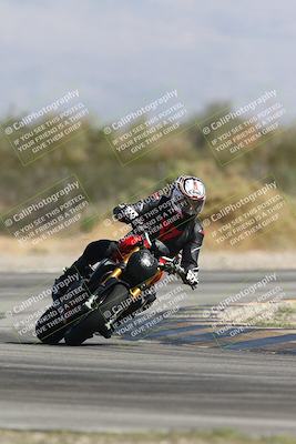 media/Oct-13-2025-Moto Forza (Mon) [[a66d839500]]/3-B Group/Session 3 Turn 2/